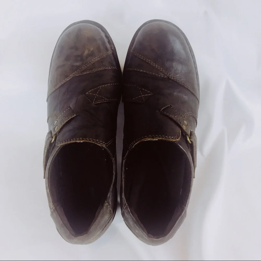 2/$14 Clarks Brown Leather Slip-ons 7 Medium